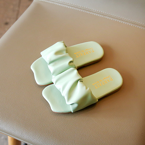 2024 new summer children's flip-flops for baby girls Korean style fashionable home sandals little girls soft-soled shoes