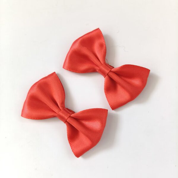 Solid color bow tie with bow