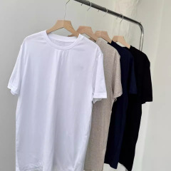 男性の4色の馬の刺繍の簡単な丸首の純綿の半袖のtシャツの純色の2025夏は底のゆったりしているカジュアルな上着を打ちます。