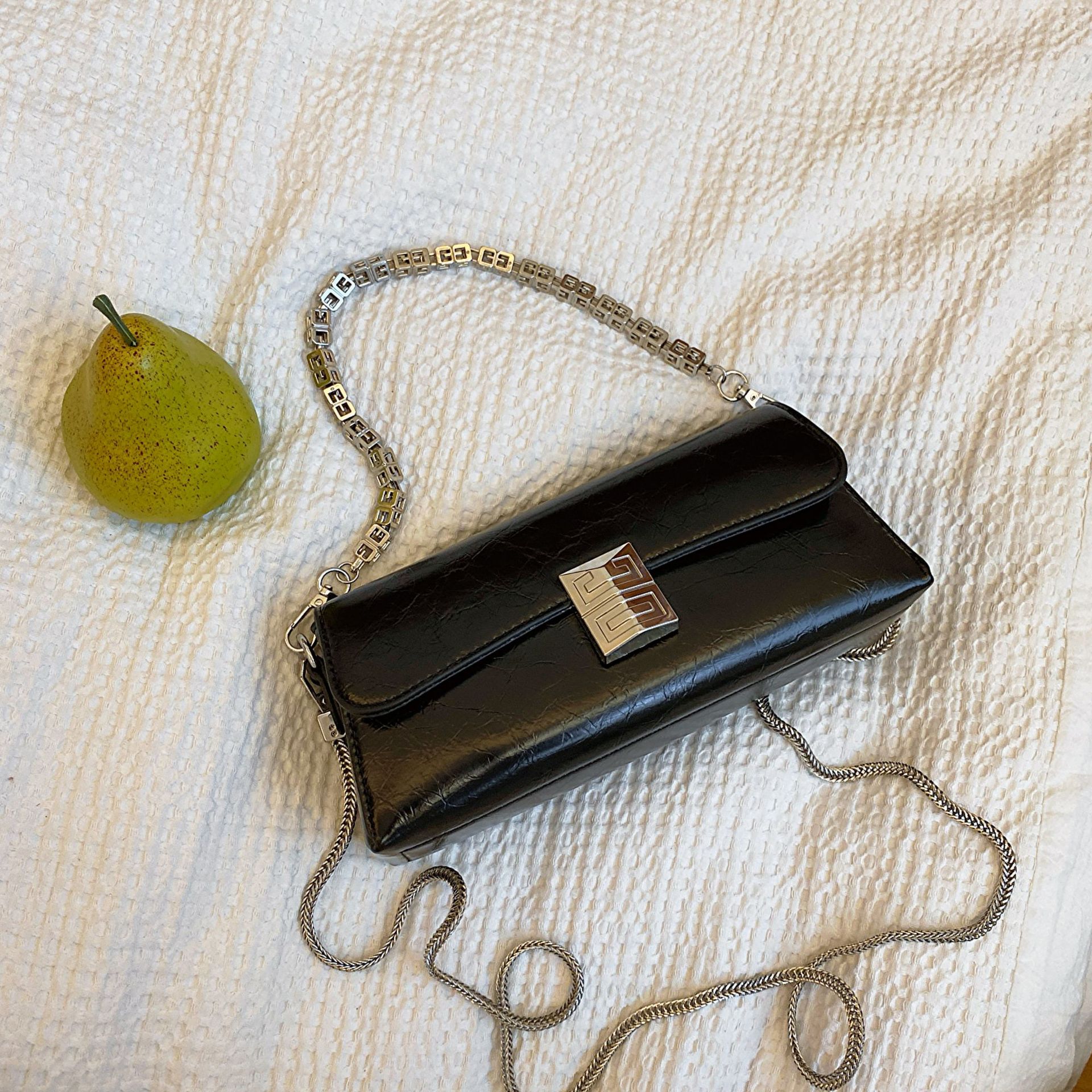 French Niche Chain Underarm Bag For Women 2024 Summer New Arrival Luxury Baguette Bag Fashion Versatile Crossbody Bag - Thumbnail 7