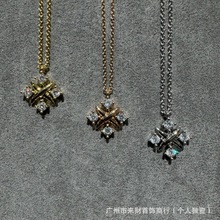 �߰汾���������Ů�S��ɫ ����õ��� X�i��朸߼��е���