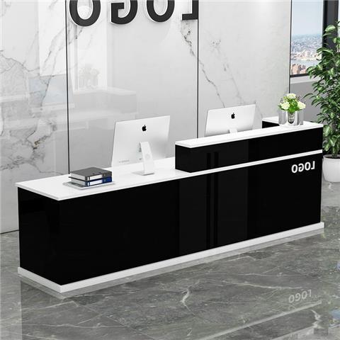 カウンターレジ会社のフロント受付店の小型レジデスクのクリーニング店のカウンターはシンプルで現代的です。|undefined