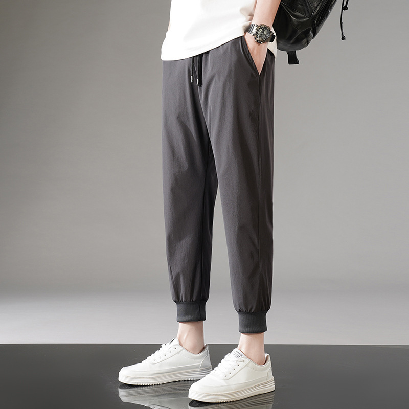 569 темно-серых ступней в переплете