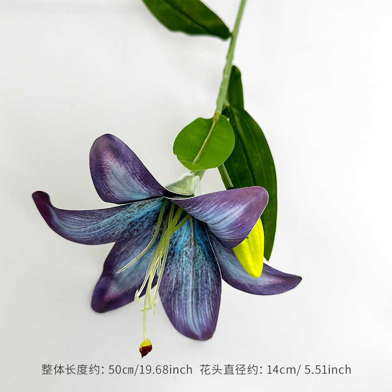 진한 파란색