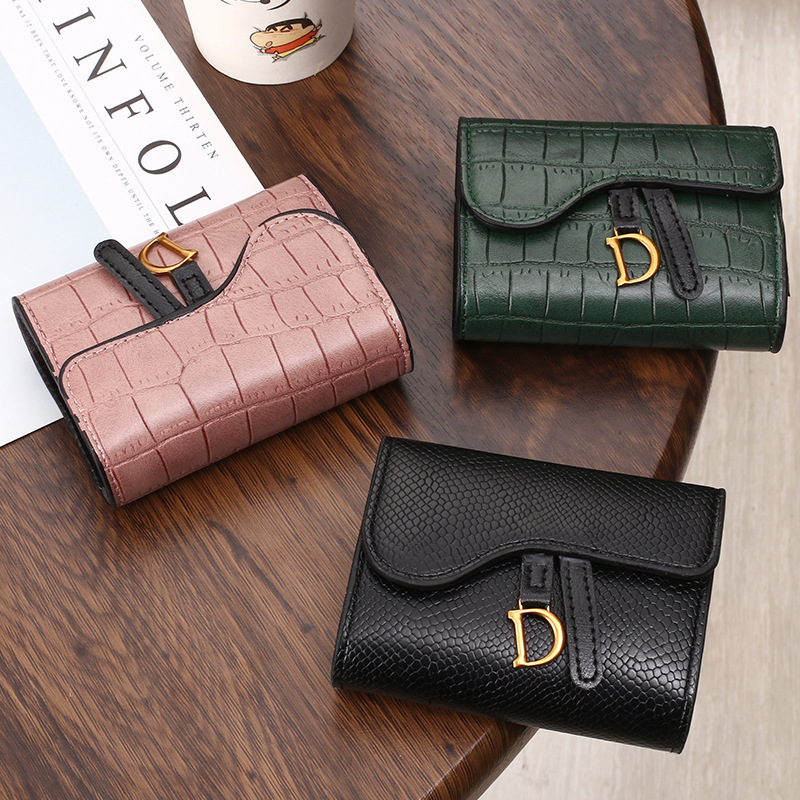 European and American Retro Short Women's Wallet with a High-End Feel, Multiple Card Slots, Crocodile Pattern, Anti-Degaussing Bank Card Holder, Accordion-Style Card Holder