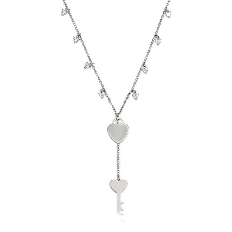 Joyería de Xuking moda europea y americana encantadora temperamento clavícula cadena simple frío estilo nicho en forma de corazón collar de acero inoxidable para las mujeres