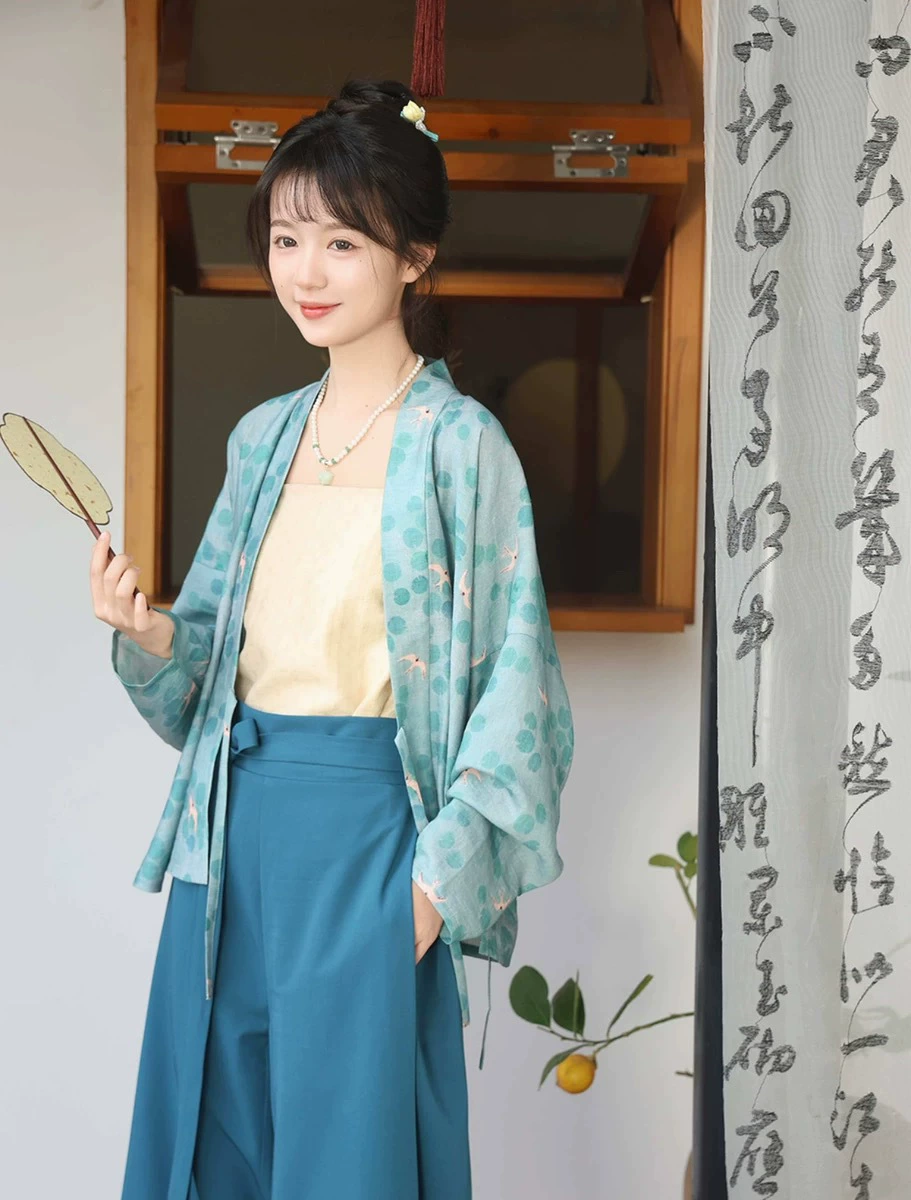 Новый весенне-летний женский комплект Hanfu [Floating Kite] с улучшенным элементом Han, широкие брюки с рукавами-самолетами и принтом для ежедневных поездок на работу.