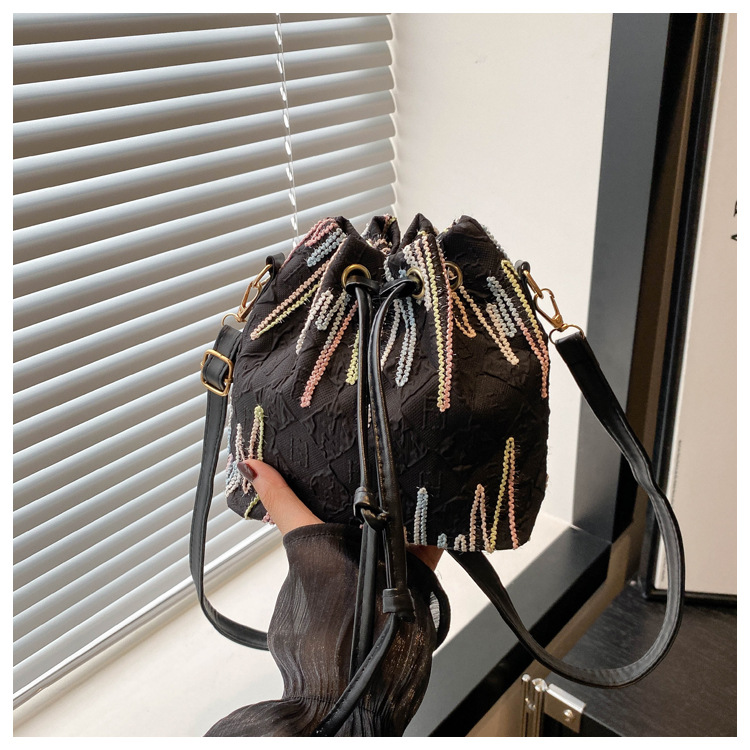Single-shoulder bag, Korean-style drawstring, fresh and girlish crossbody bag, large capacity, commuting, casual, quality and versatile, Chinese-style bucket bag undefined