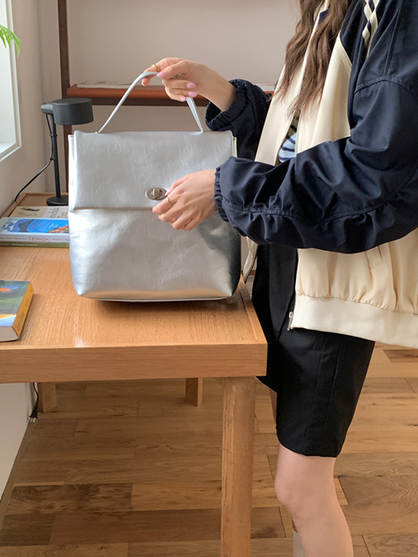 Women's Silver Backpack For College Students Autumn Winter Style_voghion.com