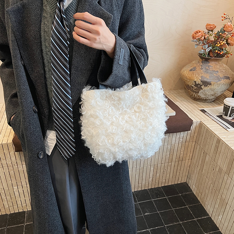 超火小众羊羔毛绒绒包包女2025秋冬季新款毛毛包百搭通勤包手提包