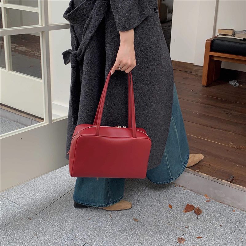 Top Grain Sheepskin Bowling Bag For Women, Versatile Commuter Boston Handbag, Large Capacity Shoulder Tote Pillow Bag - Thumbnail 7