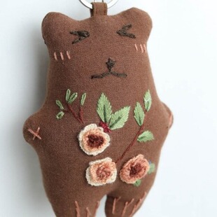 Hand-embroidered Little Flower Bear Pendant New Cute Cat Pendant Accessories Fresh Style Intangible Cultural Heritage Cultural and Creative Ethnic Cultural Gifts