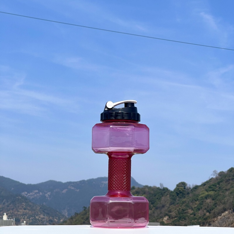 クリエイティブダンベルウォーターカップ フィットネス用注水可能プラスチックカップ 2.2L大容量 アウトドアウォーターボトル クリエイティブフィットネスウォーターカップ|undefined