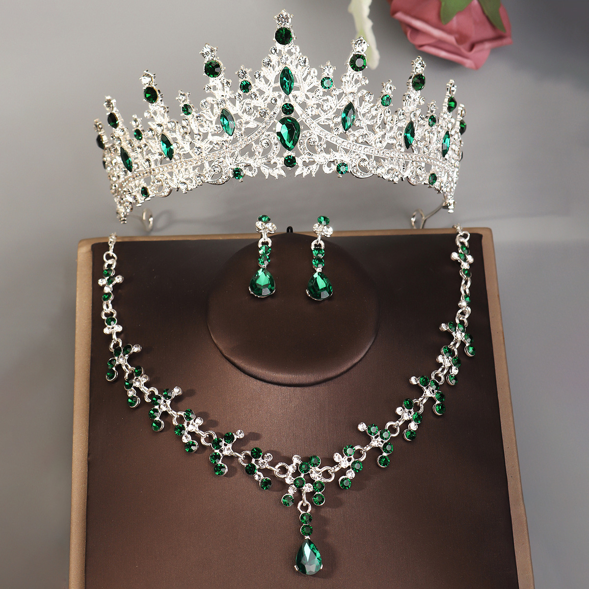 Joyería traje collar pendientes corona de la boda de tres piezas vestido de boda accesorios de la cena collar de novia al por mayor