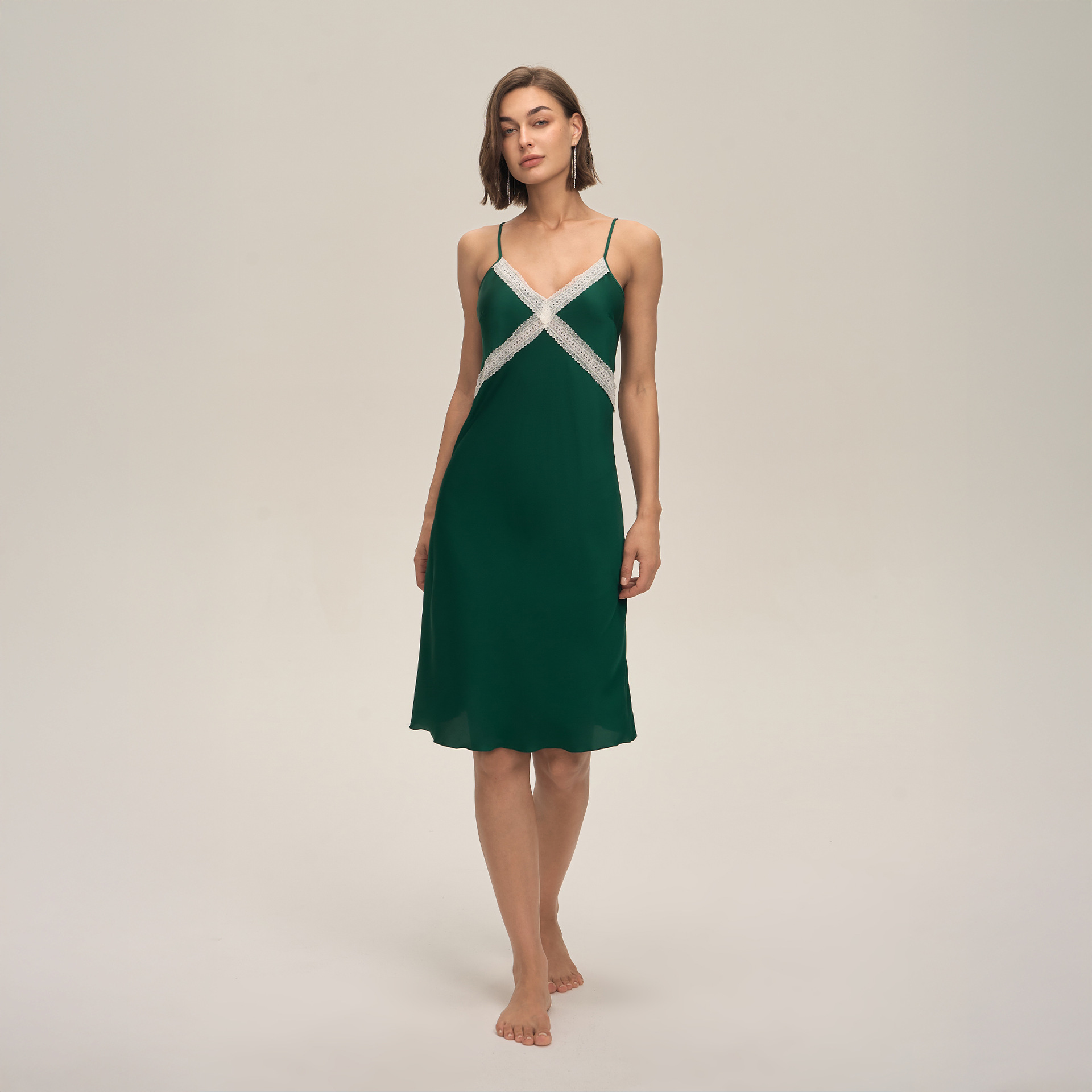 Verano nuevo estilo europeo y americano transfronterizo satén chiffon pijama encaje sexy delgado ropa de casa CQ3922