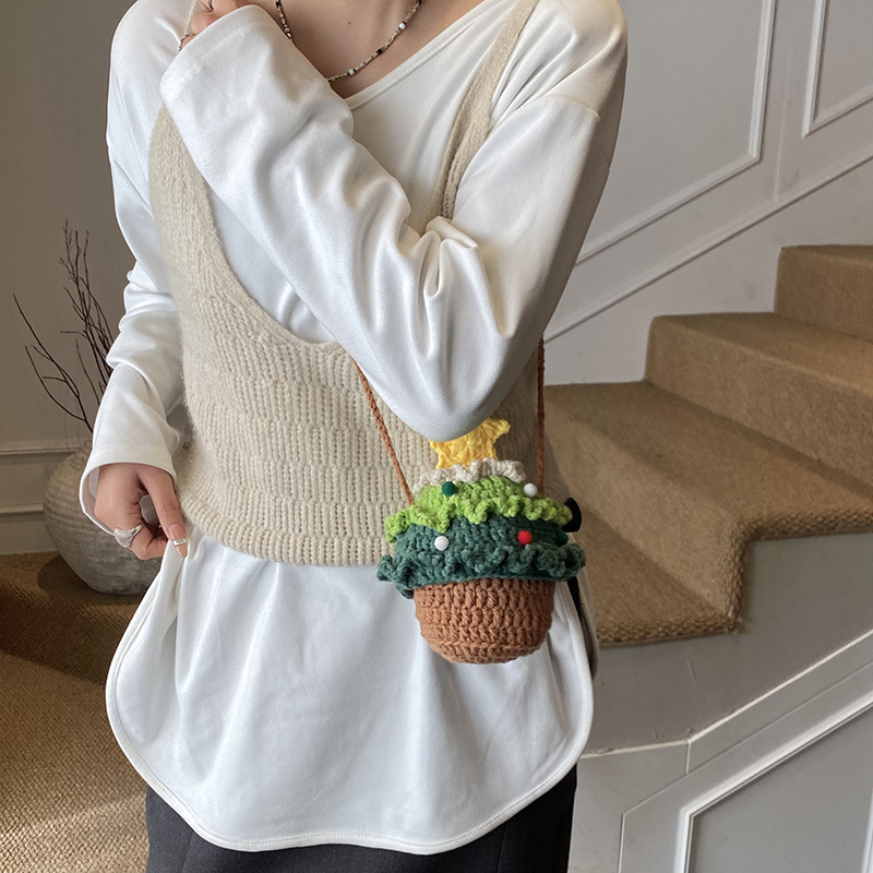 Hand-hooked bolsas de hombro para niños y niñas, dibujos animados lindos bolsas de lana de árbol de Navidad 2025 otoño y invierno nuevas bolsas para niños