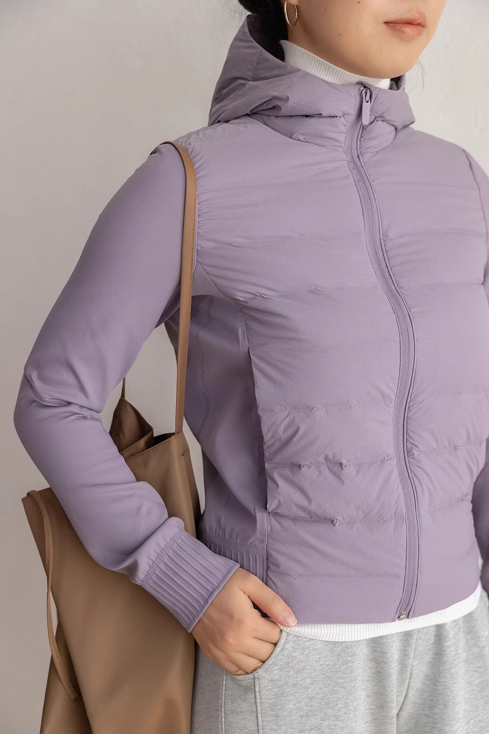 2025 primavera y verano 90 chaqueta de plumón ligera encapuchada cintura deportiva de mujer ligera empalme delgada chaqueta corta