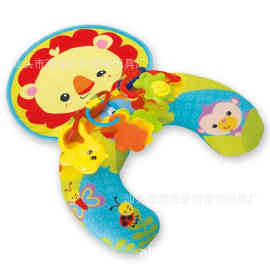 批发新生儿柔软U型枕婴儿卡通图案益智玩具趴趴枕头