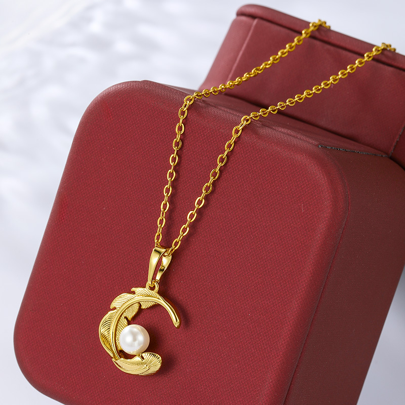 Collar con Colgante de Diseño de Perlas de Imitación de Lujo Ligero, Chapado en Aleación de 24k, Estilo Europeo y Americano, Nuevo de Xuping