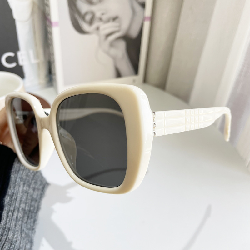 Exaggerated Streetwear Solid Color Resin Square Full Frame Women's Sunglasses display picture 8
