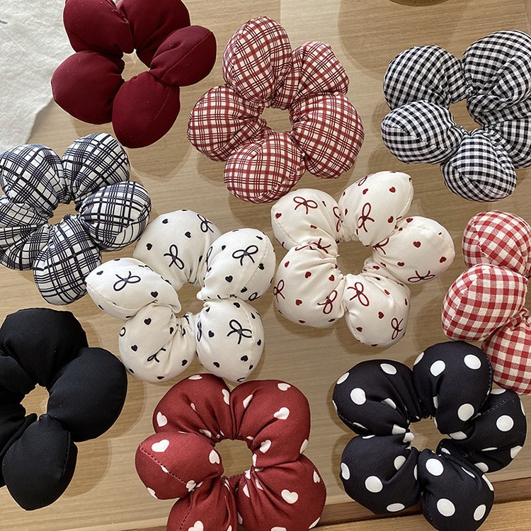 사랑스러운 스타일의 꽃 헤어 링 가리 우아한 볼 헤어 액세서리 빨간 격자 무늬 고무 2025 새로운 모든 경기 헤드 라인