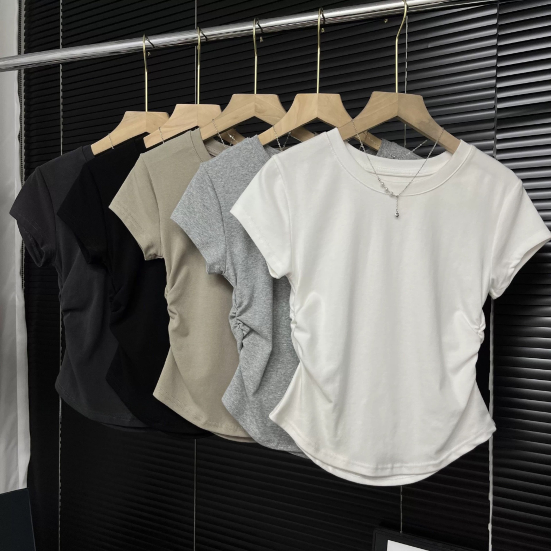 Round Neck Neckline Wholesale Women's Casual Solid Color Short Sleeve Pleated T-Shirts
