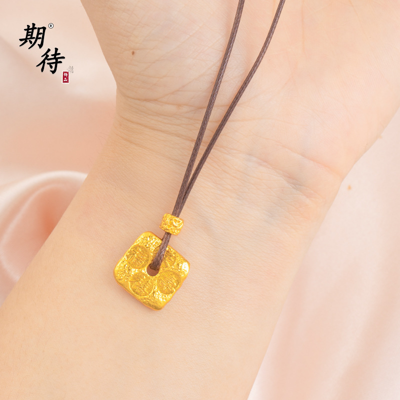 Xiaohongshuの人気のサンドゴールドの富、長寿、幸福のネックレスペンダント、女性用の新しい中国風の安全バックル絶妙なペンダントライブブロードキャスト人気のスタイル|undefined