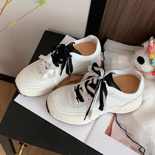 Fashionable sneaker Women 2025 Spring and Summer New Inner Height Increasing Rhomboid Versatile Thick Bottom Small Casual Torre Shoes