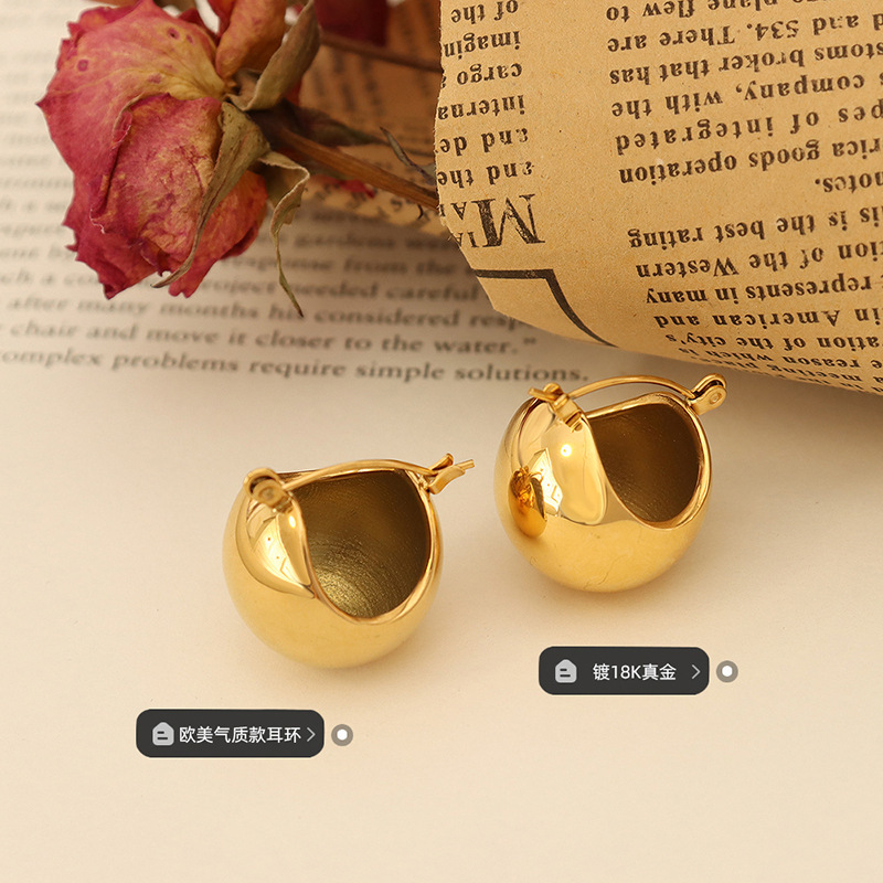 Super Flash diseño de nicho de las mujeres lisas no se desvanece geométrica hebilla de La Oreja de acero de titanio chapado en oro de 18 quilates pendientes en forma de U joyería