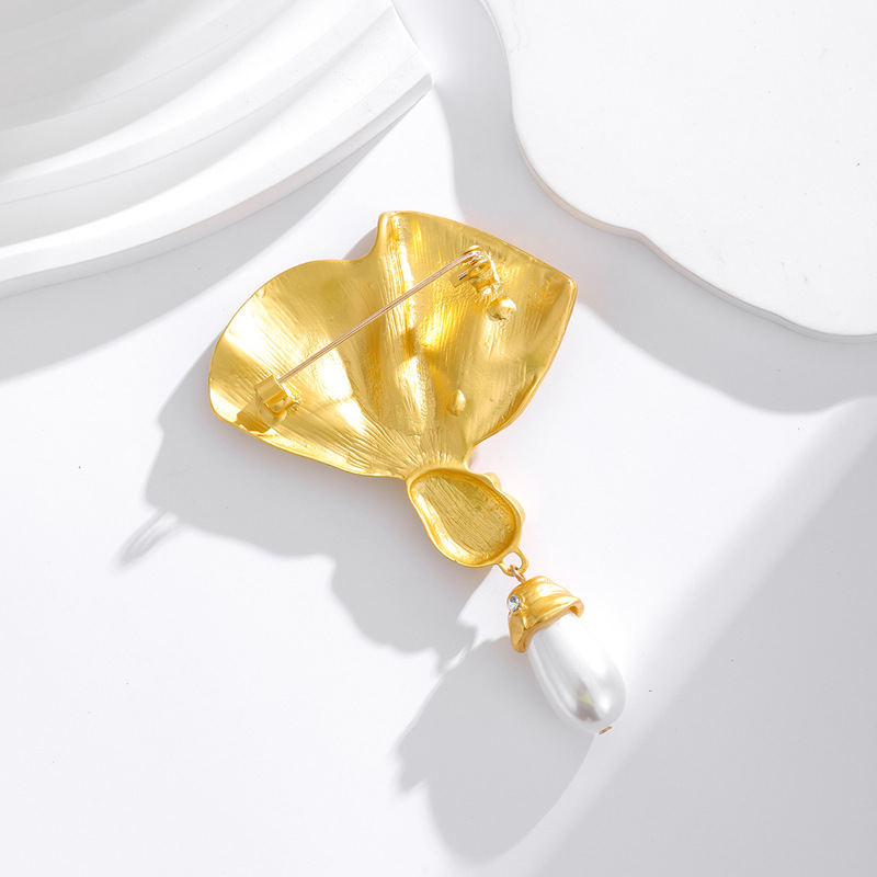 Classical Pin Leaf Zinc Alloy Plating Unisex Brooches display picture 2