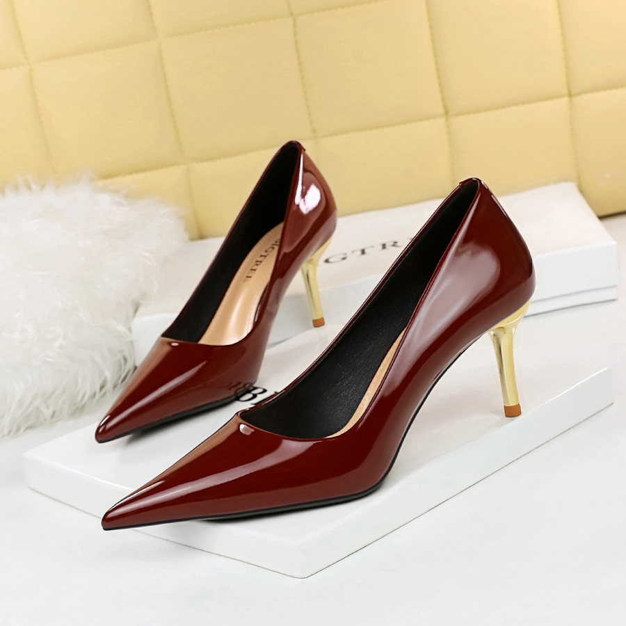 7122-A1 European And American Sexy Slim-fit Metal Heel Stiletto High-heeled Shallow Pointed Shiny Patent Leather Women's_vogvips.com
