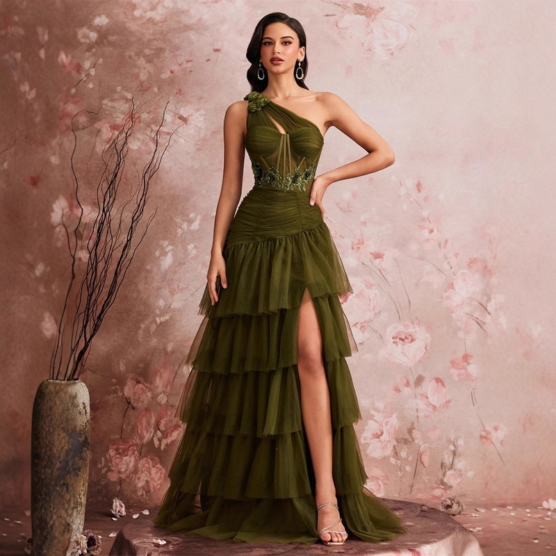 European and American Long Elegant Slanted Shoulder Elegant Cocktail Party Dinner Dress Luxury Slit Bridesmaid Graduation Dress Cake Skirt