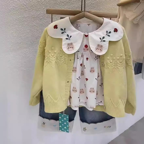 春季2024韩版新款可爱女童小兔碎花百搭娃娃翻领洋气打底长袖衬衫