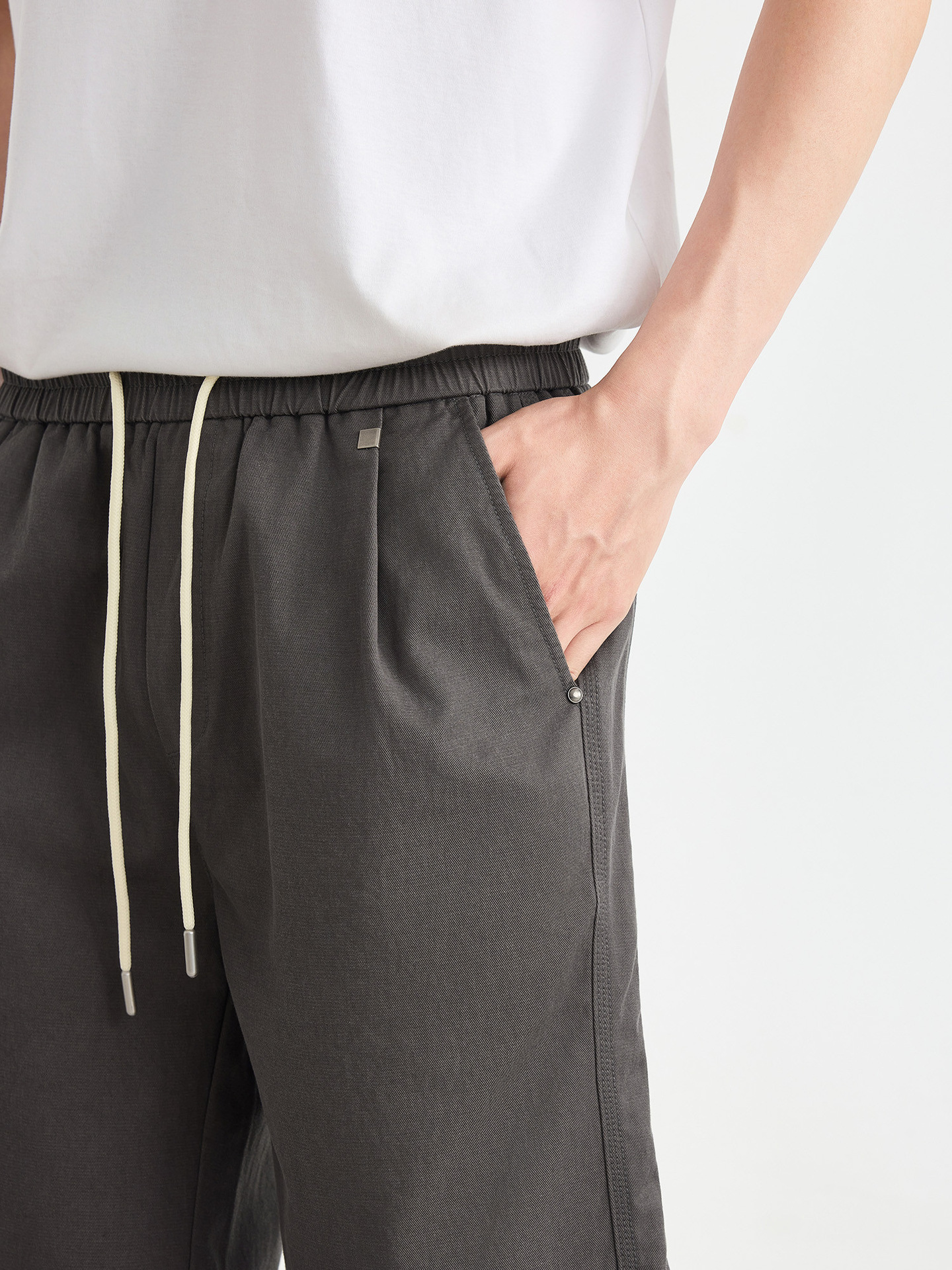 Quần short nam ống đứng dáng thẳng chất liệu cotton pha Lycra phong cách công sở — đen