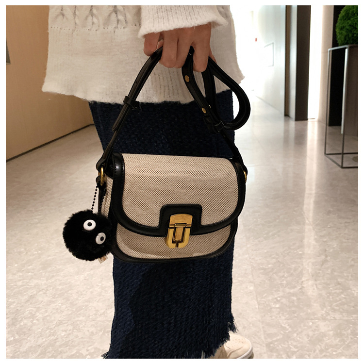 Ženska nova korejska izdaja 2024, majhna kontrastna platnena torba za sedlo, modna in trendovska torba čez telo_voghion.com