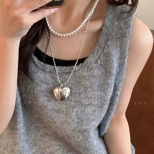 Love pendant necklace for women 2024 new long sweater chain light luxury high-end niche sweet and cool decorative accessories