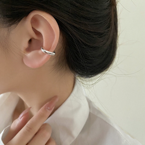 Minimalist smooth ear bone clip, niche design sense, versatile U-shaped ear clip, no piercing required,  new trendy temperament sweet