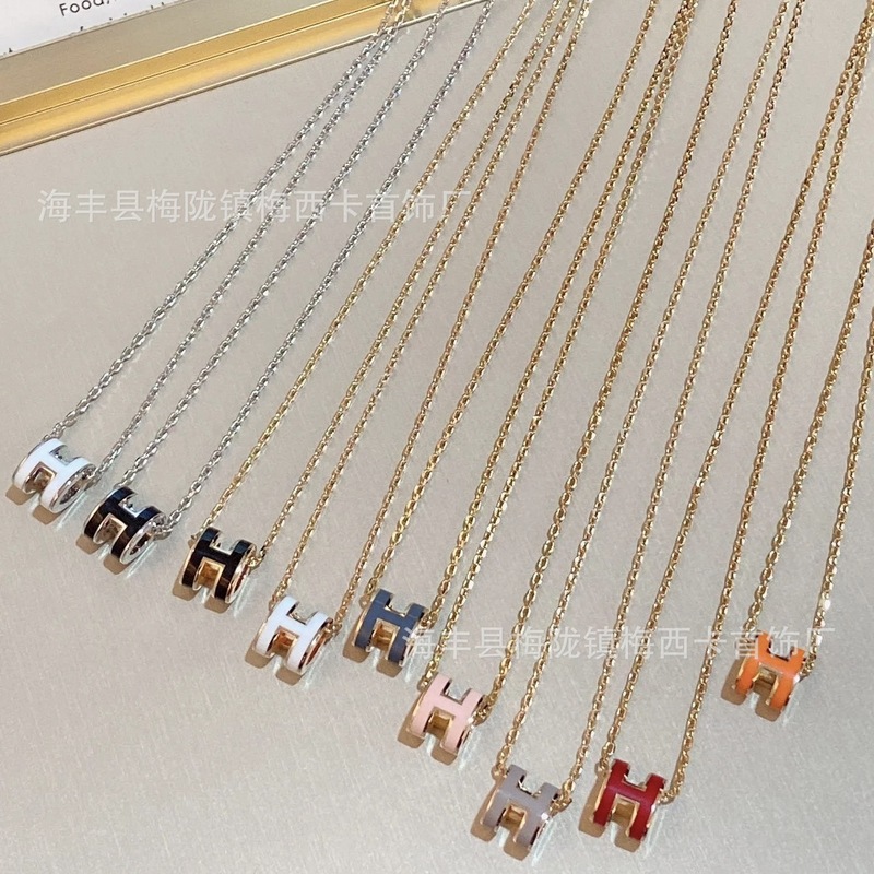 High Version of Aijia H Enamel Letter Necklace Women's European and American Pendant Internet Celebrity Niche Style Clavicle Chain Douyin Live Broadcast Wholesale