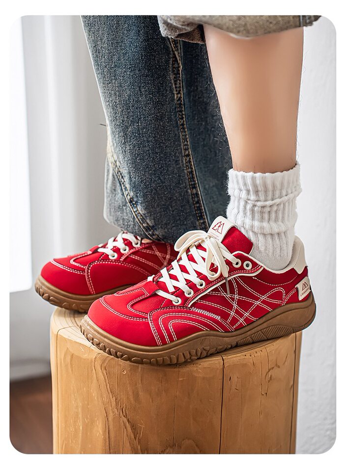 Giày sneaker nam cổ thấp mũi tròn rộng form Đức, đế bằng gót thấp 1–3 cm, dây buộc, phối màu trơn — Z8822 màu đỏ, Z8822 thẻ trắng, Z8822 thẻ đen chi tiết 18