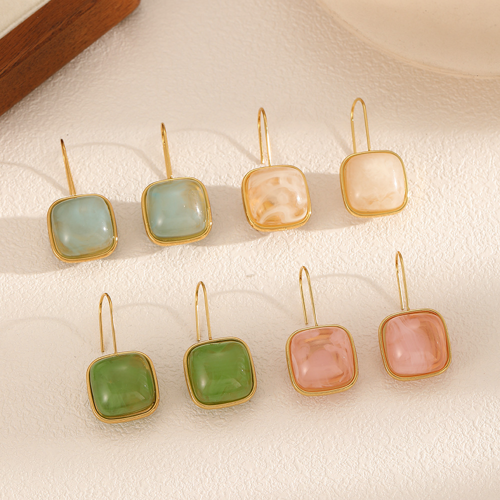 Pendientes de gancho de oreja de estilo retro fresco personalizado Pendientes de acero inoxidable de jade de imitación de alta calidad temperamento de moda femenina image 3