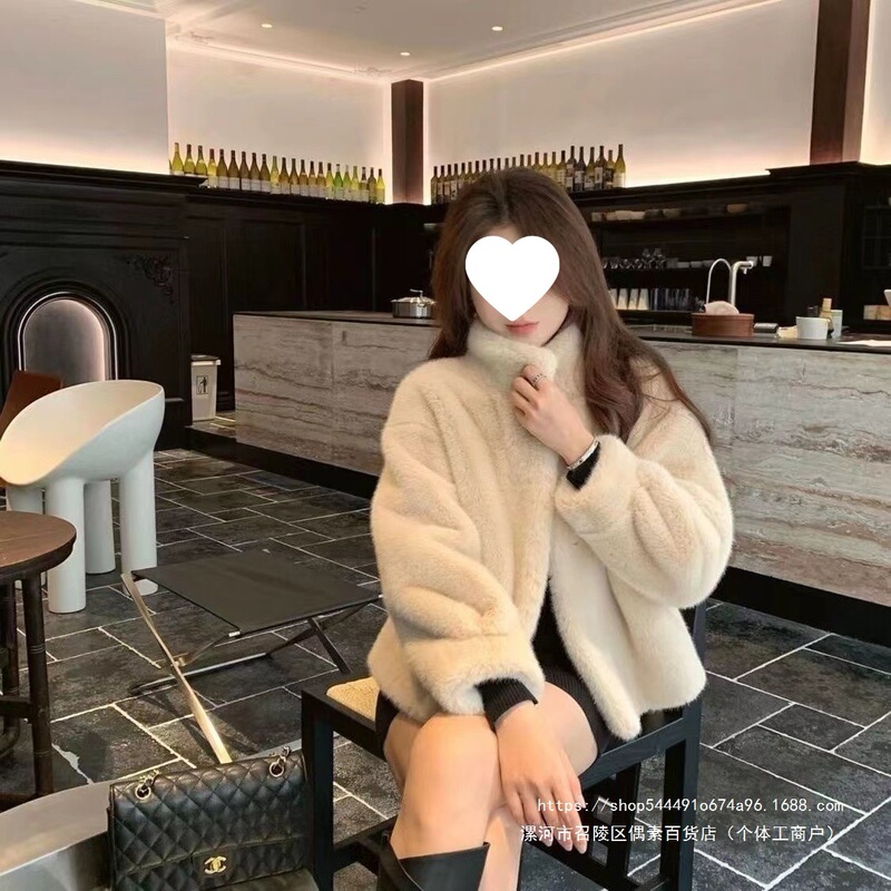 2026 winter new women's fur coat, mink fur, one-piece fur and leather, youthful, loose, thickened, and with a stand-up collar