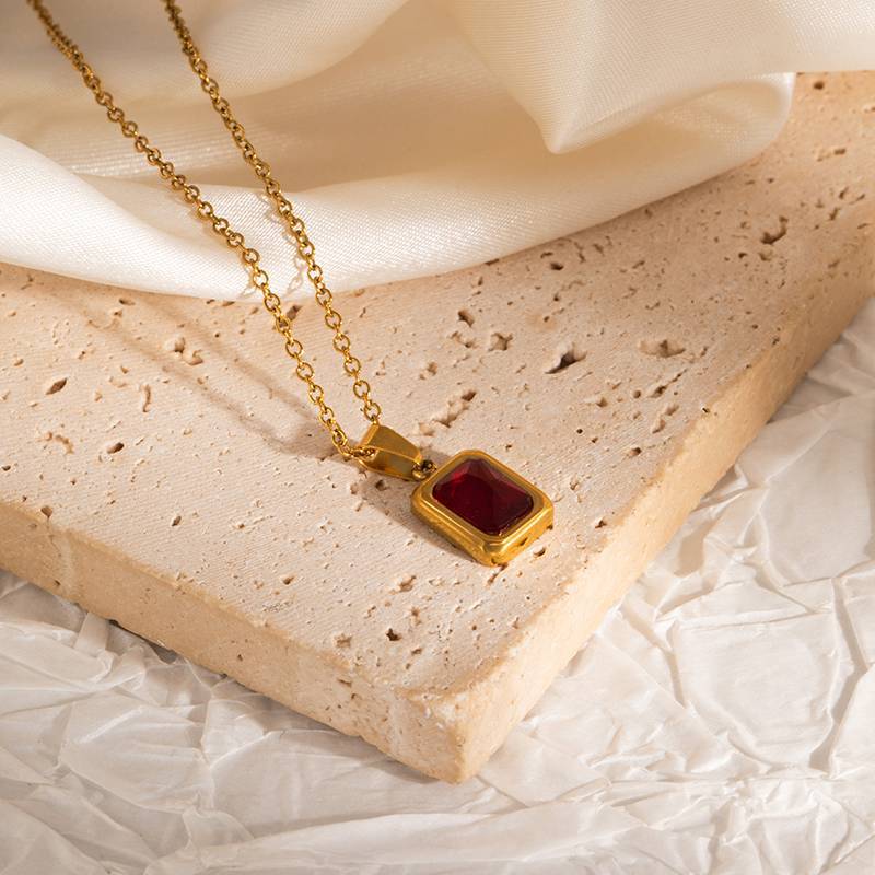 Red diamond necklace [special offer]
