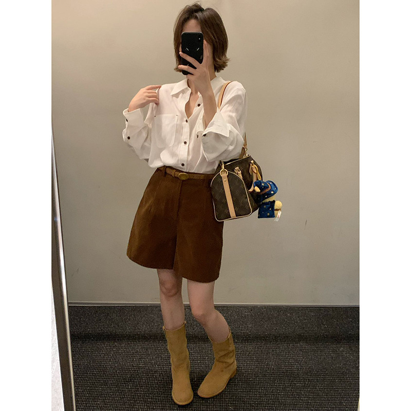 MMC retro corduroy cropped pants, 2026 autumn collection, high-waisted, loose-fitting, wide-leg shorts, slimming and casual style, 22185 MMC retro corduroy cropped pants, 2026 autumn collection, high-waisted, loose-fitting, wide-leg shorts, slimming and casual style, 22185
