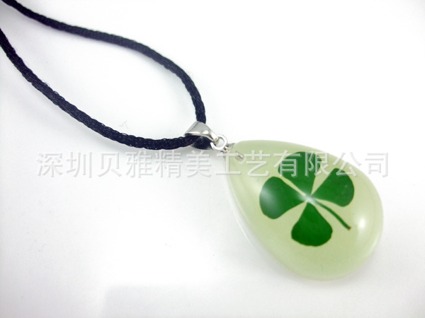 1#水滴夜光四叶草吊坠6