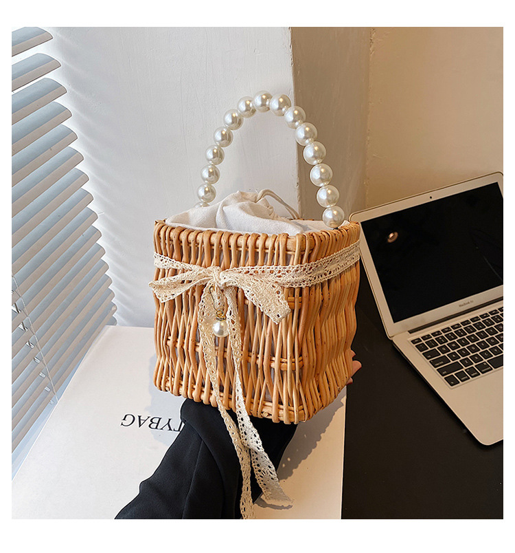 Women's Small Straw Solid Color Vacation Beach Beading Weave String Straw Bag display picture 3