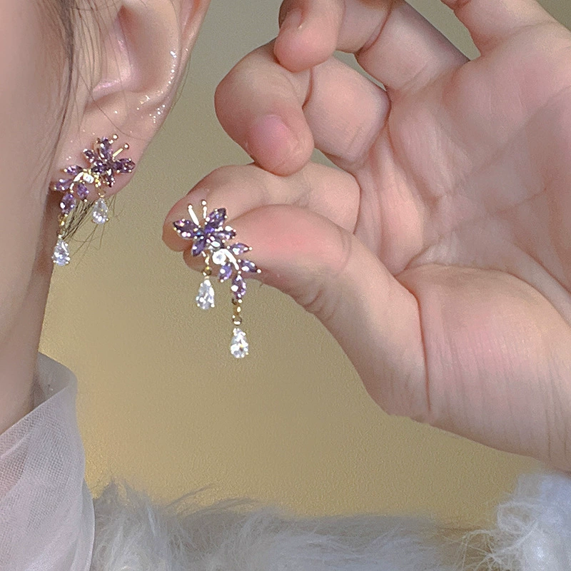 Неоднородные серьги-потьки (каблуки) с Diamonds, стиль флер-лукс, одиночные и парные варианты