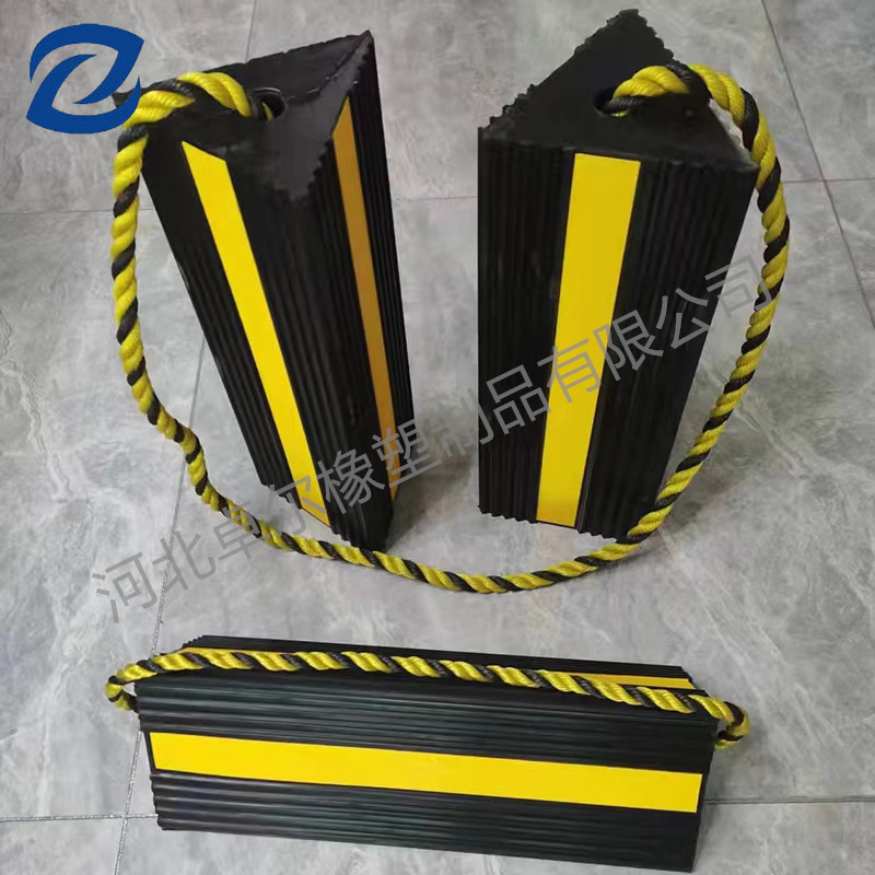 厂家直销橡胶挡车器200*180*160耐磨飞机止退器飞机车辆用三角块