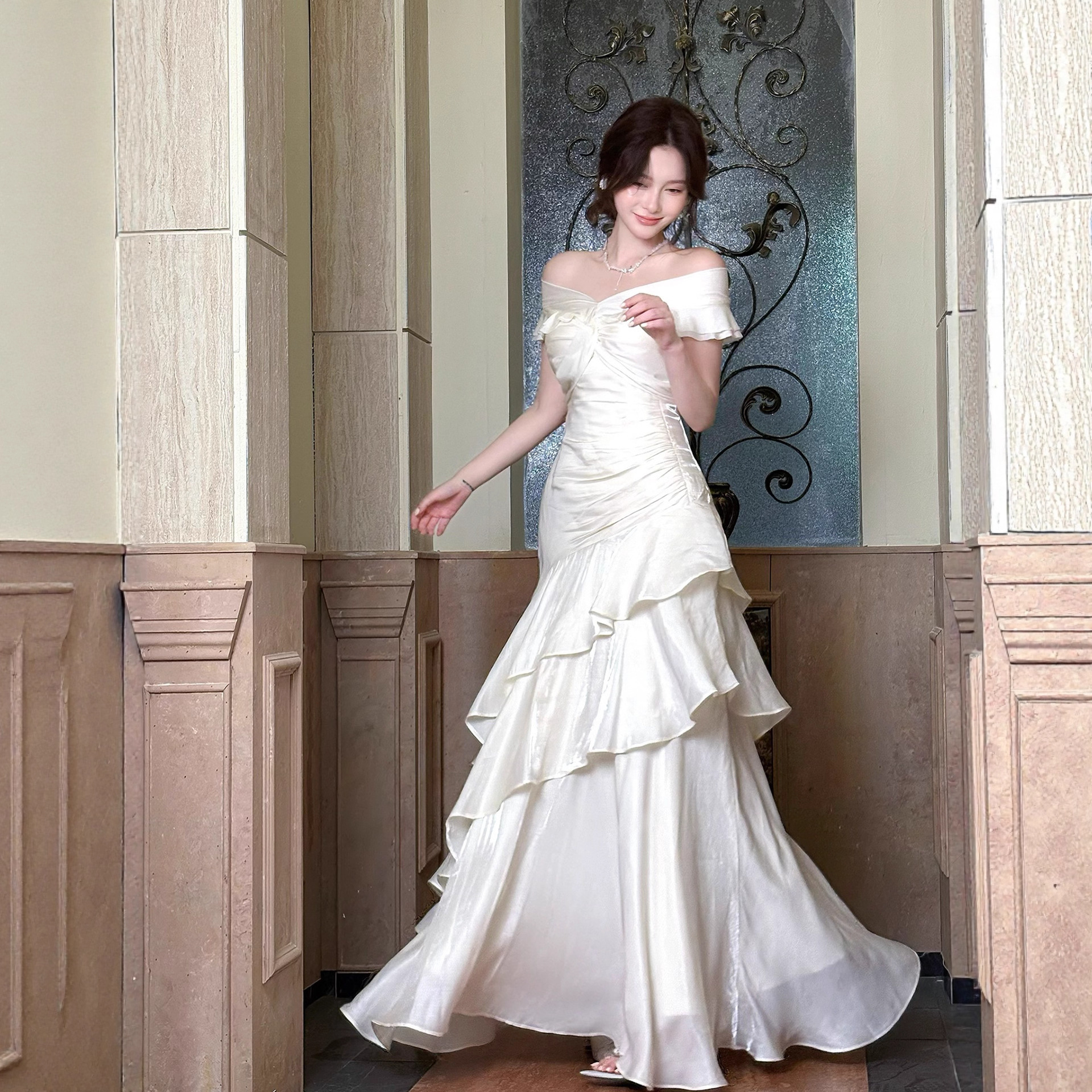 French-Style Off-The-Shoulder Light Luxury Niche Wedding Dress 2026 New Model Ball Gown Evening Host Dress High-End Mermaid Dress