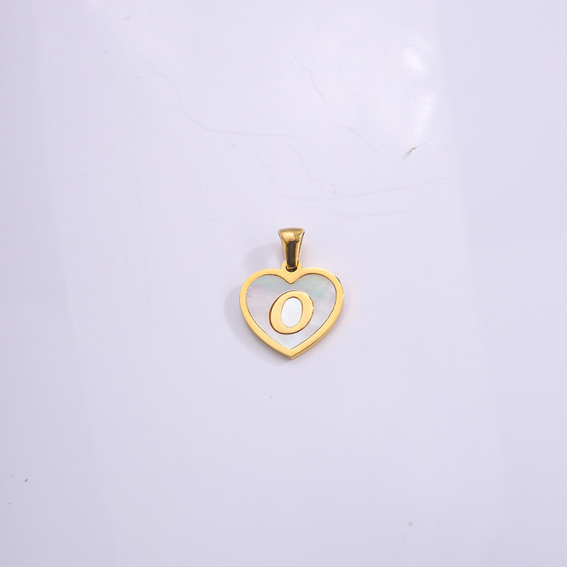 Nuevo colgante de corazón de melocotón de acero de titanio, accesorios de concha de letras inglesas, colgante pequeño, joyería de amor de bricolaje, collar a juego