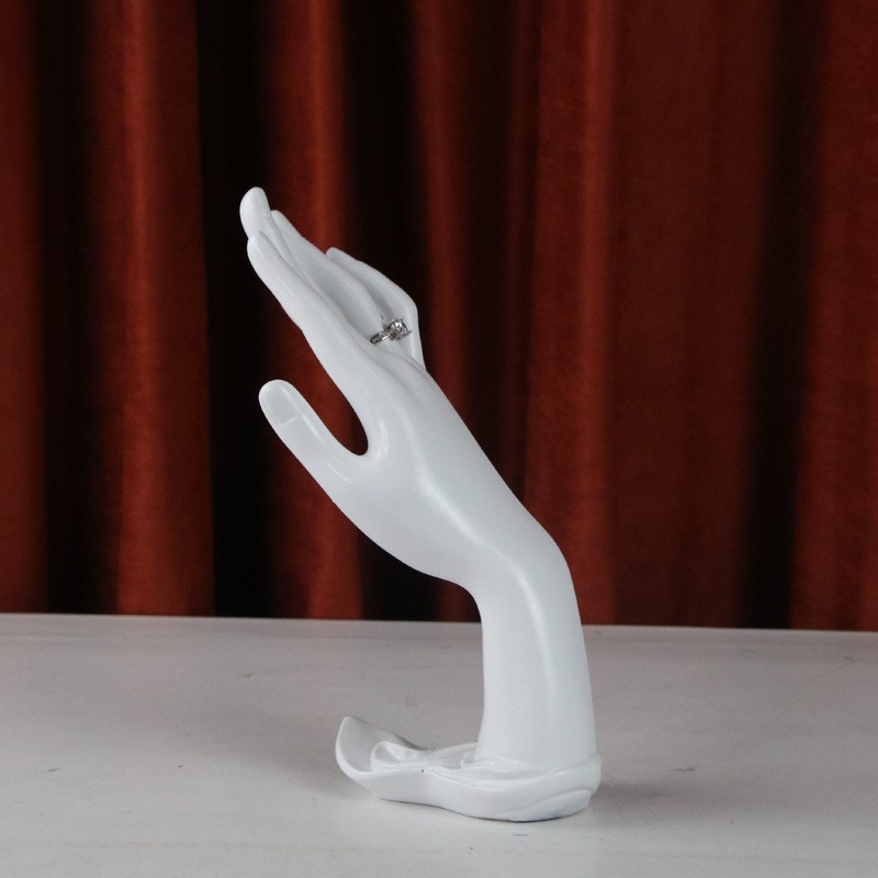 ��֬������ģ������չʾ�ܵ����鱦��Ʒ���е��߽�ָ�������ɼ���